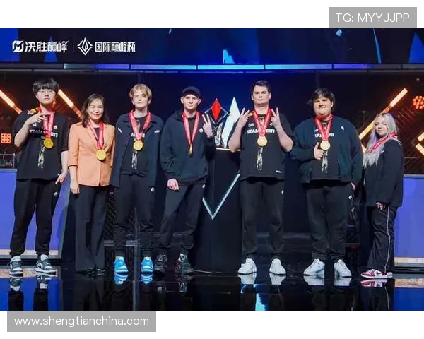 《全球电竞赛事火热进行中 2025年各大赛区冠军争夺战一触即发》 《全球电竞赛事火热进行中 2025年各大赛区冠军争夺战一触即发》