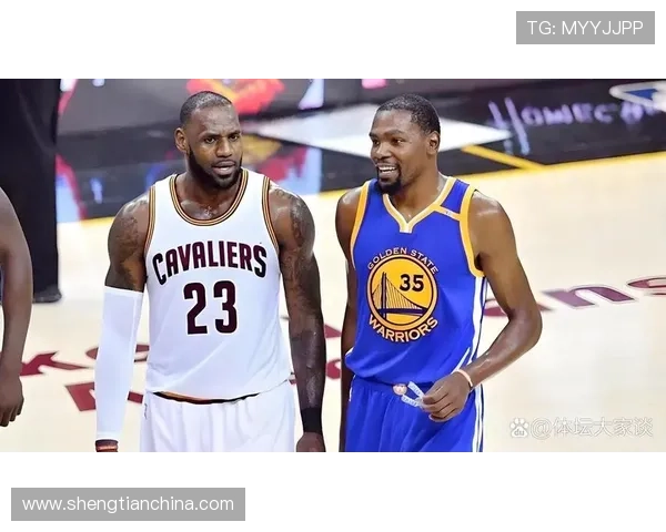 NBA新赛季精彩开局 詹姆斯领衔湖人战绩领先 杜兰特复苏助太阳冲击总冠军