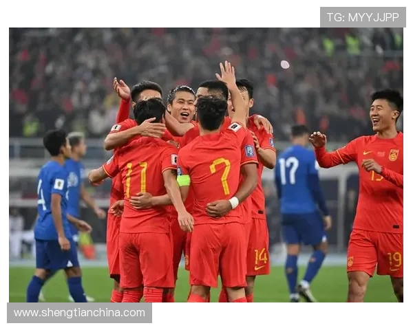 中国足球队全力备战世界杯预选赛，年轻球员成新晋主力引关注