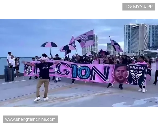 梅西加盟迈阿密国际首场比赛大胜球迷热情高涨全场沸腾 梅西加盟迈阿密国际首场比赛大胜球迷热情高涨全场沸腾