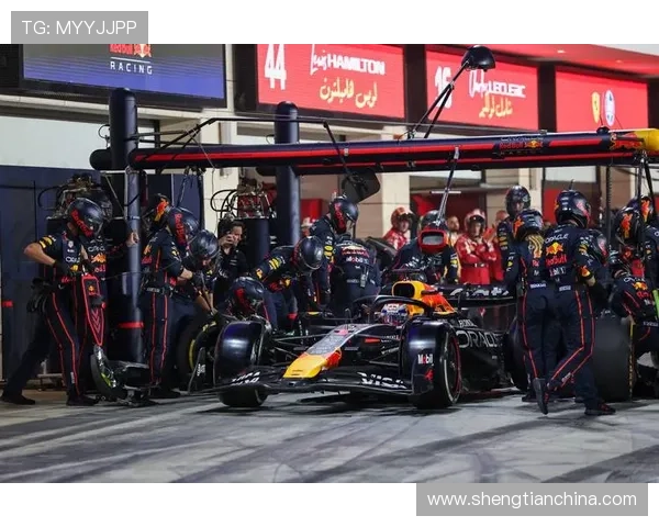 F1赛车最新动向：维斯塔潘领跑 赛季争冠形势愈发激烈